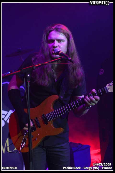 gal/IRMINSUL/2009-03-14_-_Pacific_rock/52.jpg