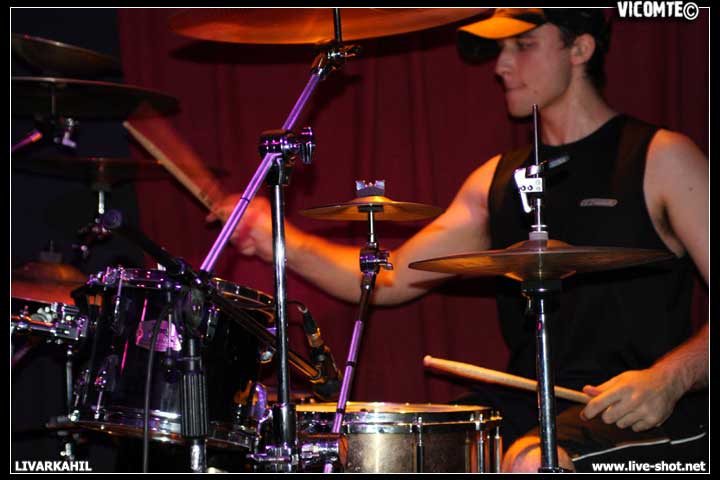 gal/LIVARKAHIL/2008-07-05_-_Studio-com/21.jpg