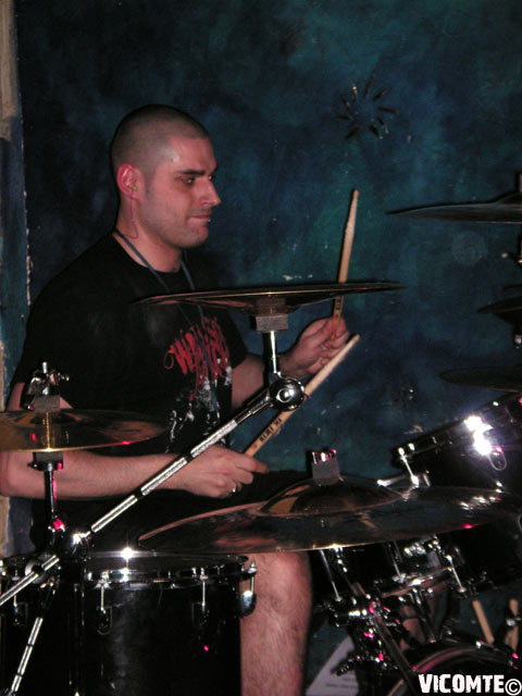 gal/LOKURAH/2008-04-13_-_Le_Klub/02.jpg