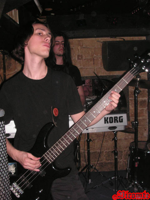 gal/LYR_DROWNING/2006-03-26_-_Le_Klub/68.jpg