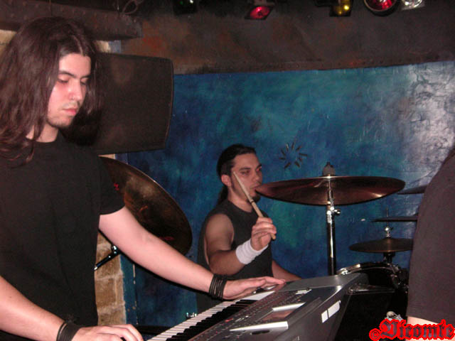 gal/LYR_DROWNING/2006-03-26_-_Le_Klub/69.jpg