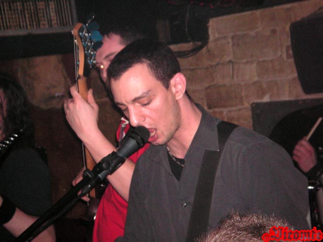gal/METAL_UP_EM_ASS/2006-03-12_-_Le_Klub/32.jpg