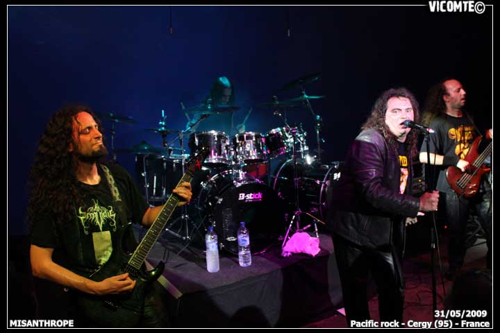 gal/MISANTHROPE/2009-05-31_-_Pacific_rock/01.jpg