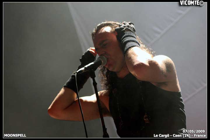 gal/MOONSPELL/2009-05-07_-_Cargo/18.jpg
