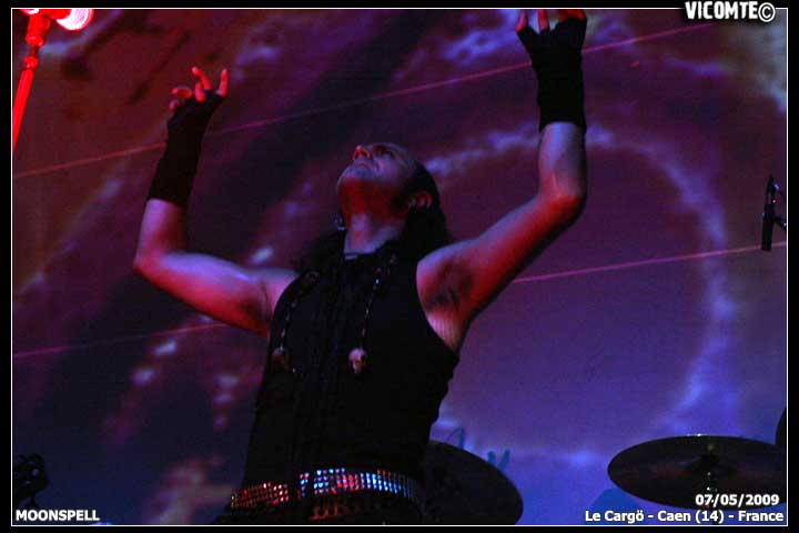 gal/MOONSPELL/2009-05-07_-_Cargo/27.jpg