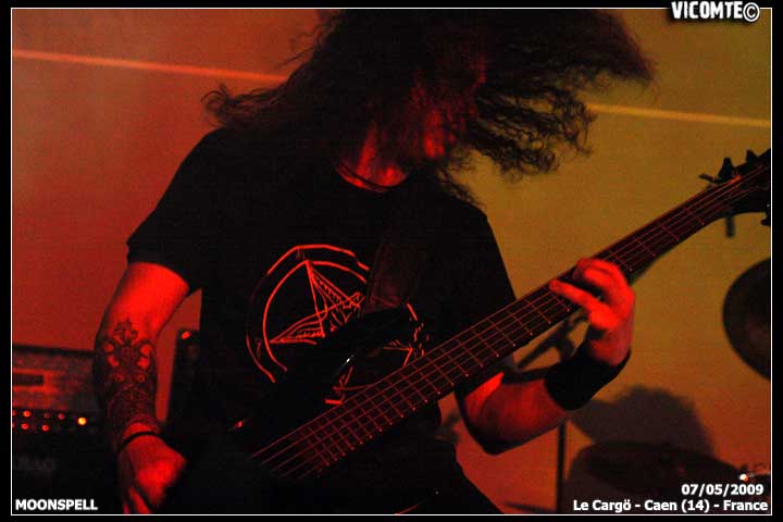 gal/MOONSPELL/2009-05-07_-_Cargo/61.jpg