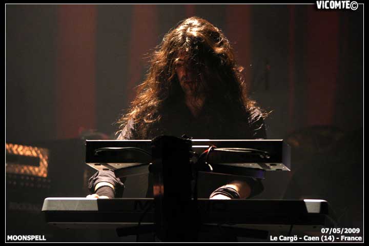 gal/MOONSPELL/2009-05-07_-_Cargo/65.jpg
