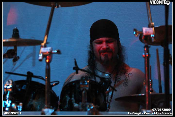 gal/MOONSPELL/2009-05-07_-_Cargo/68.jpg