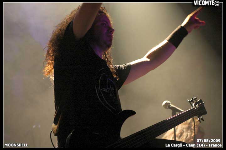 gal/MOONSPELL/2009-05-07_-_Cargo/70.jpg