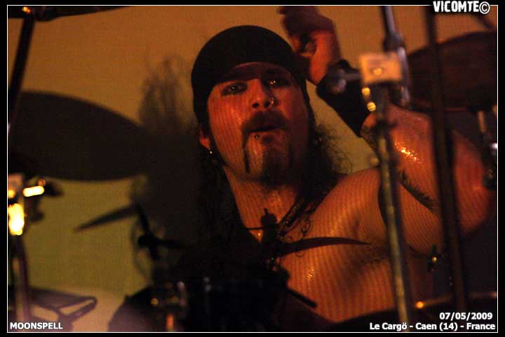 gal/MOONSPELL/2009-05-07_-_Cargo/84.jpg