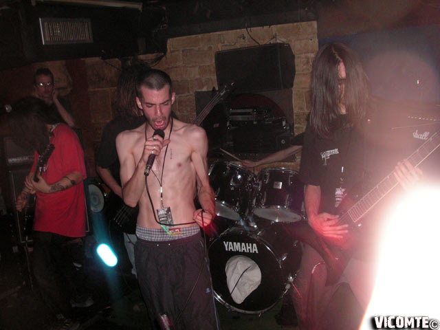gal/OROCHI/2007-07-15_-_Le_Klub/05.jpg