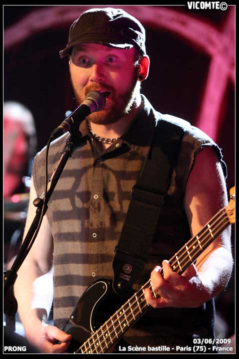 gal/PRONG/2009-06-03_-_Scene_bastille/03.jpg