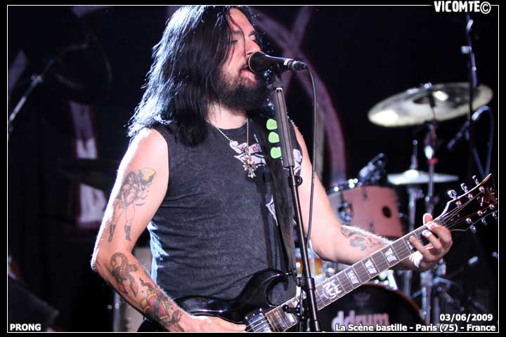 gal/PRONG/2009-06-03_-_Scene_bastille/07.jpg