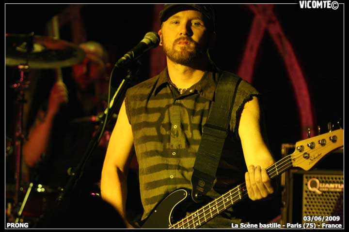 gal/PRONG/2009-06-03_-_Scene_bastille/11.jpg