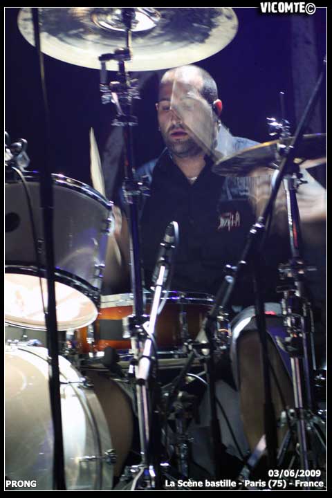 gal/PRONG/2009-06-03_-_Scene_bastille/44.jpg