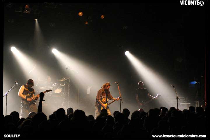 gal/SOULFLY/2009-02-12_-_Bataclan/30.jpg