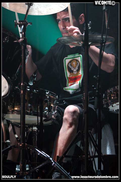 gal/SOULFLY/2009-02-12_-_Bataclan/61.jpg