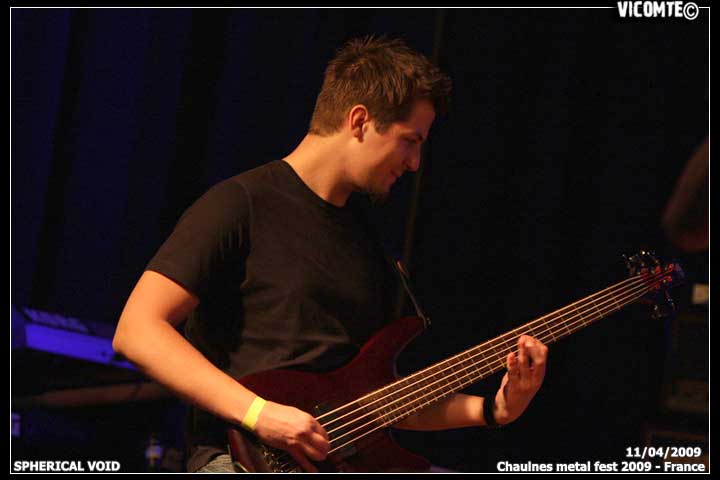gal/SPHERICAL_VOID/2009-04-11_-_Chaulnes_metal_fest_2009/32.jpg