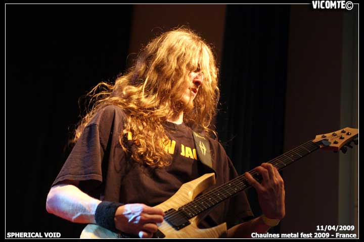 gal/SPHERICAL_VOID/2009-04-11_-_Chaulnes_metal_fest_2009/48.jpg