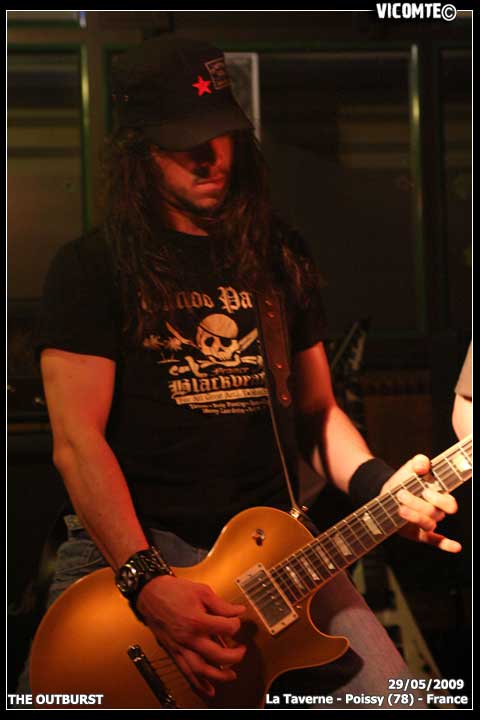 gal/THE_OUTBURST/2009-05-29_-_La_taverne/07.jpg