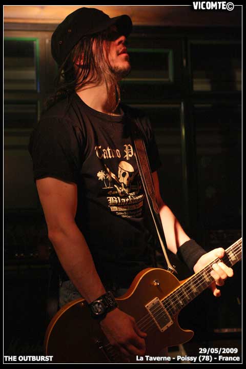 gal/THE_OUTBURST/2009-05-29_-_La_taverne/14.jpg