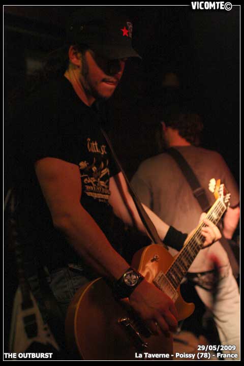 gal/THE_OUTBURST/2009-05-29_-_La_taverne/17.jpg