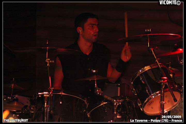 gal/THE_OUTBURST/2009-05-29_-_La_taverne/20.jpg