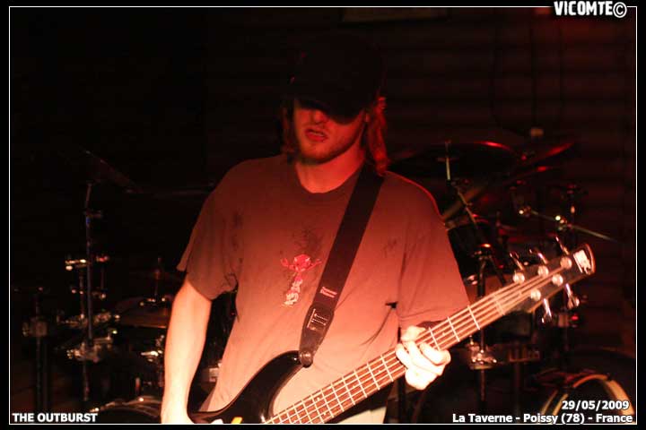 gal/THE_OUTBURST/2009-05-29_-_La_taverne/23.jpg