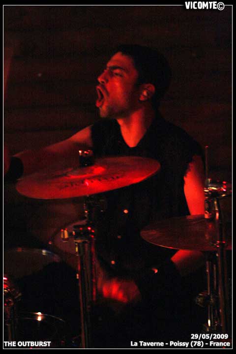 gal/THE_OUTBURST/2009-05-29_-_La_taverne/26.jpg