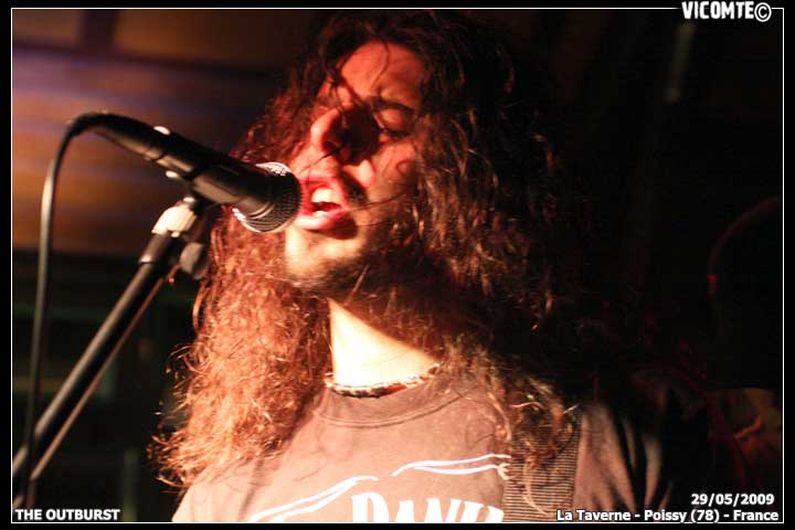 gal/THE_OUTBURST/2009-05-29_-_La_taverne/27.jpg