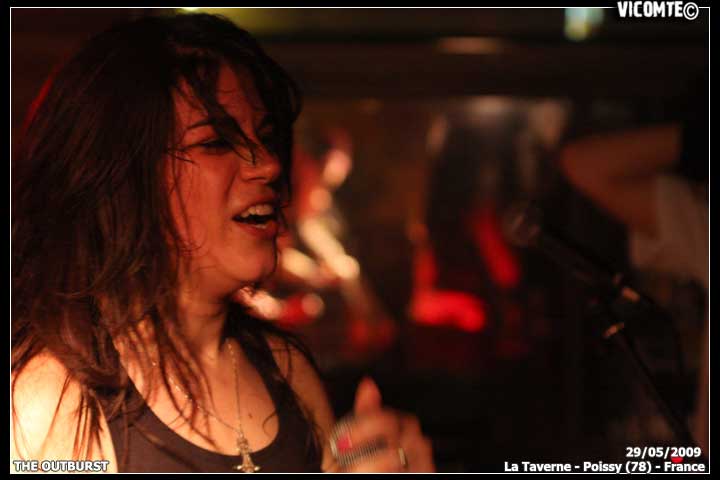 gal/THE_OUTBURST/2009-05-29_-_La_taverne/44.jpg